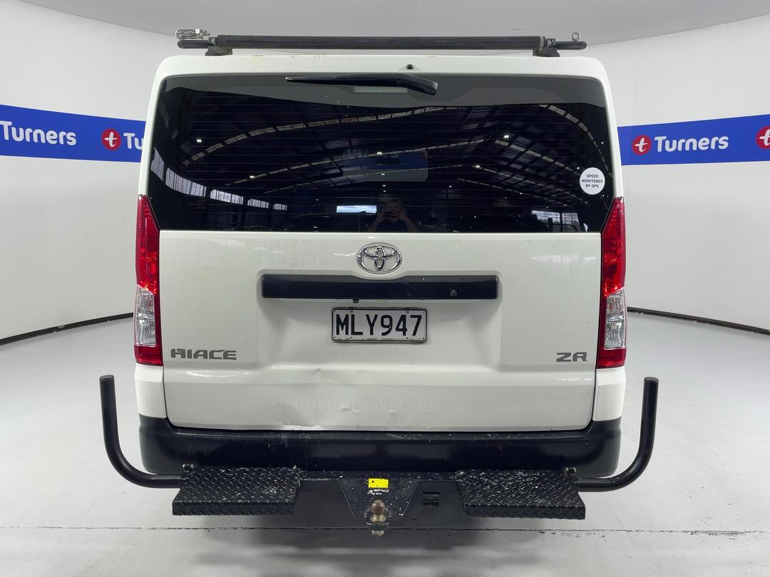 Photo '6' of Toyota Hiace