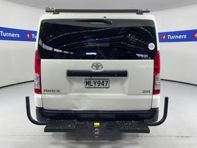 Photo '6' of Toyota Hiace