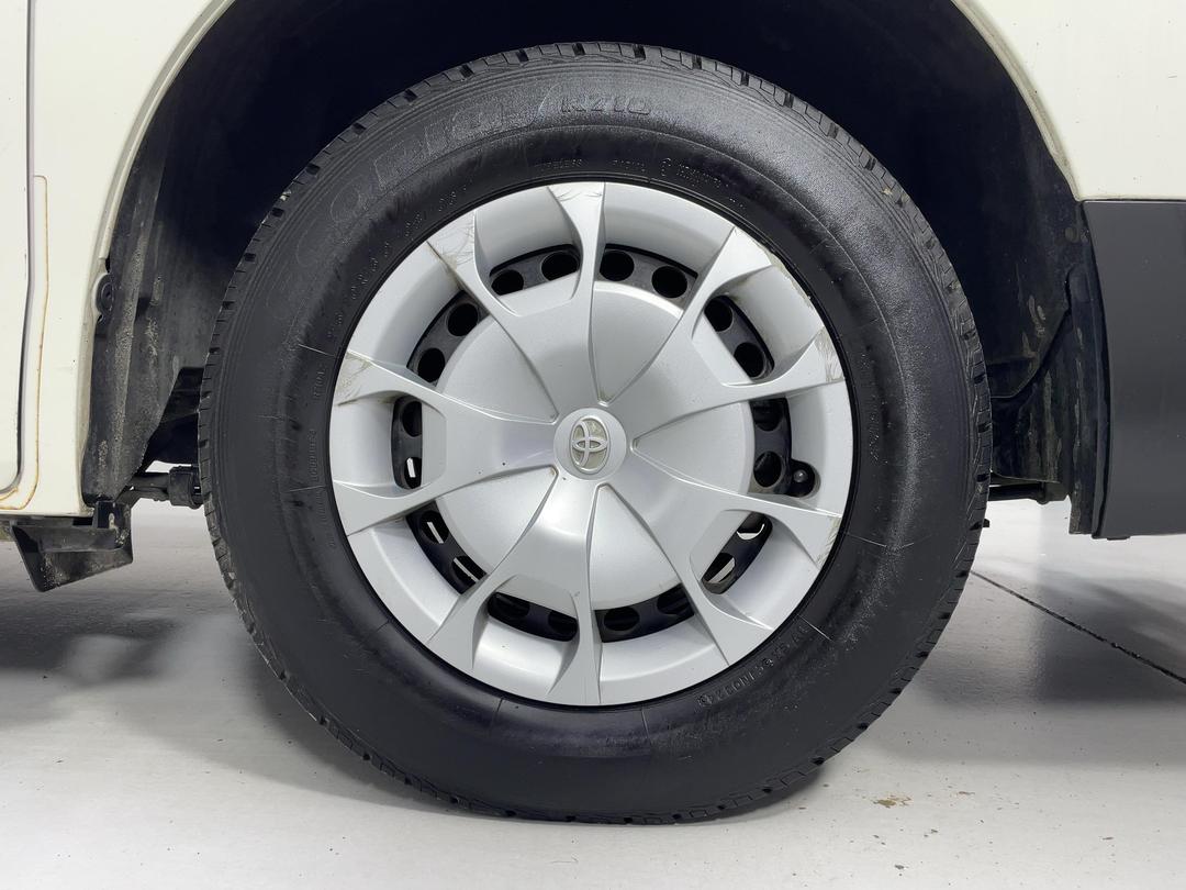 Photo '11' of Toyota Hiace