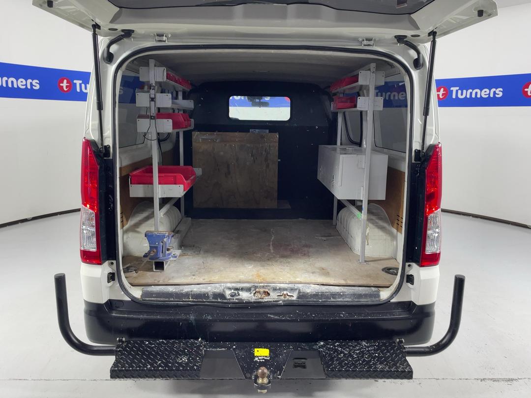 Photo '14' of Toyota Hiace