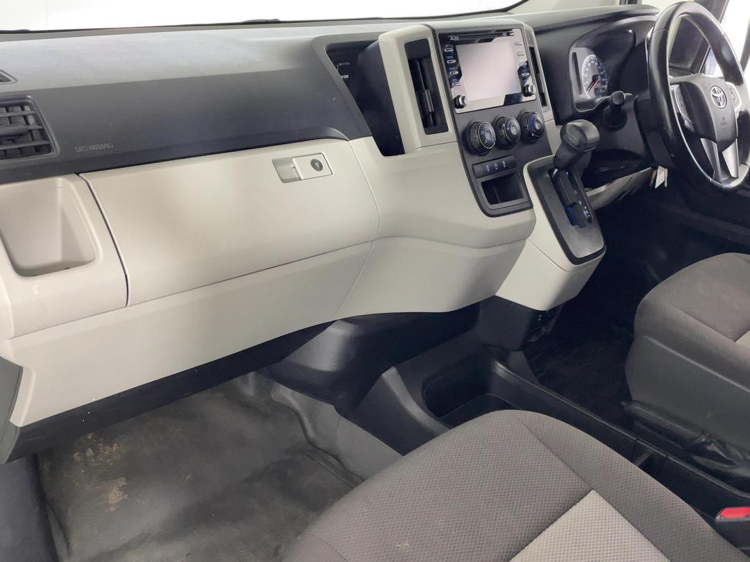 Photo '17' of Toyota Hiace