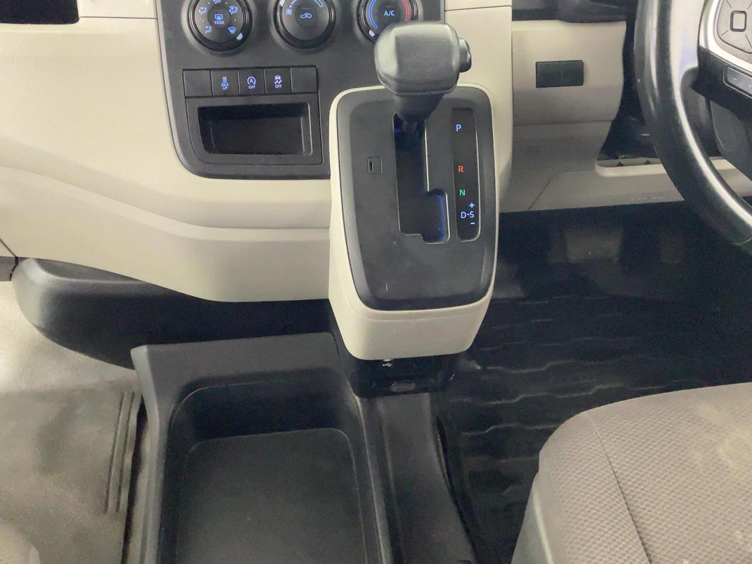 Photo '18' of Toyota Hiace