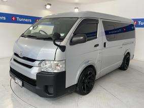 Photo '4' of Toyota Hiace
