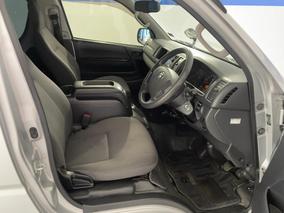 Photo '16' of Toyota Hiace