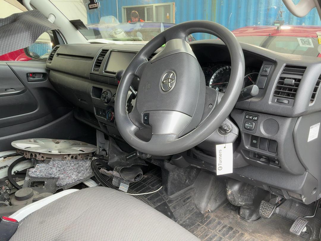 Photo '8' of Toyota Hiace
