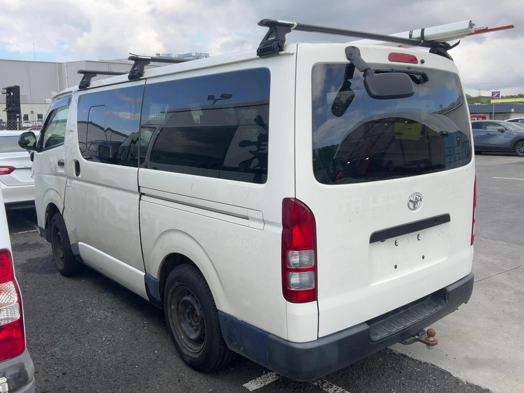 Photo '4' of Toyota Hiace