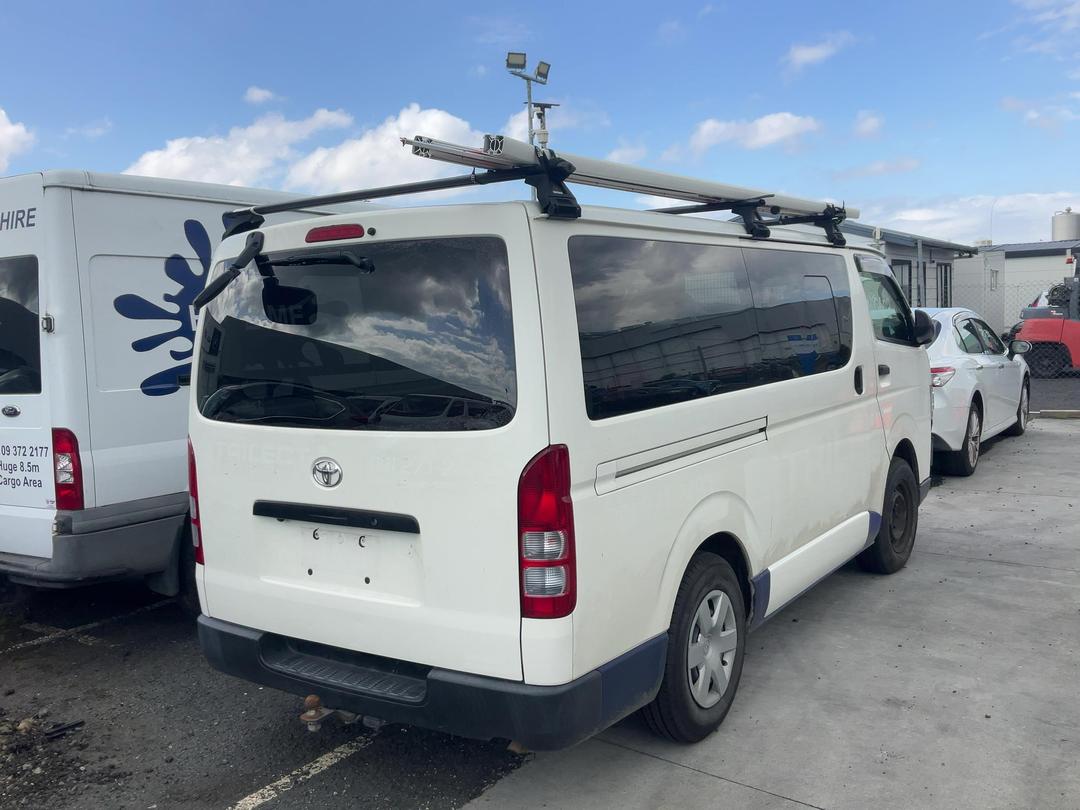 Photo '6' of Toyota Hiace