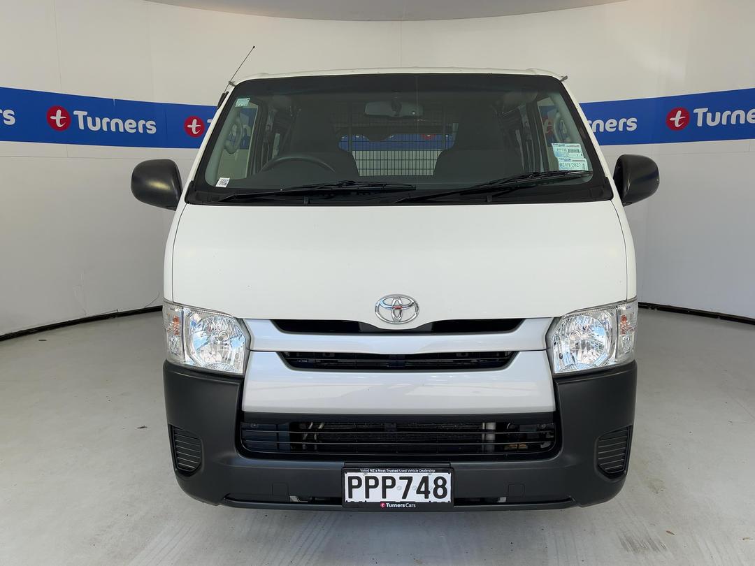 Photo '2' of Toyota Hiace