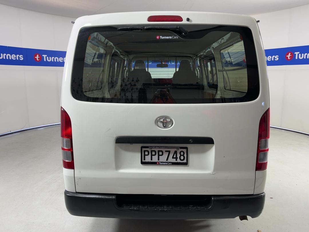 Photo '6' of Toyota Hiace