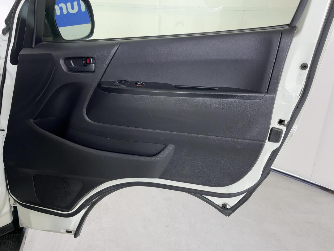 Photo '15' of Toyota Hiace