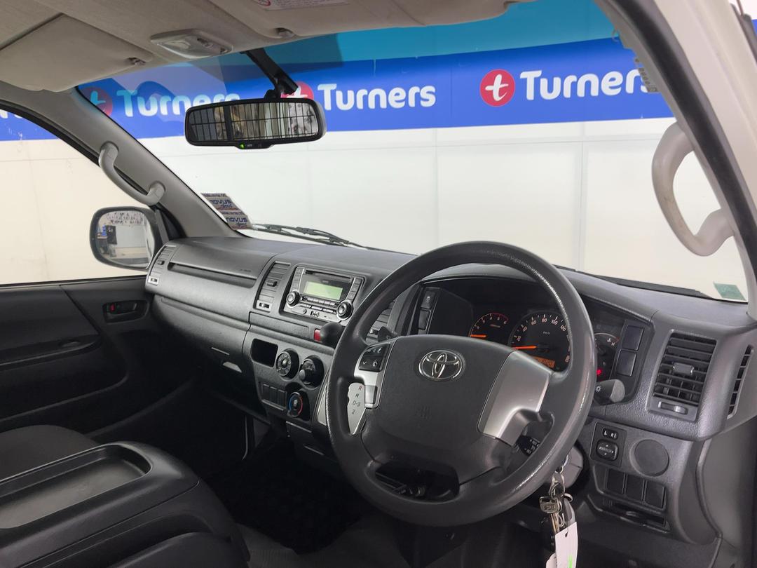 Photo '17' of Toyota Hiace