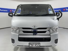 Photo '2' of Toyota Hiace
