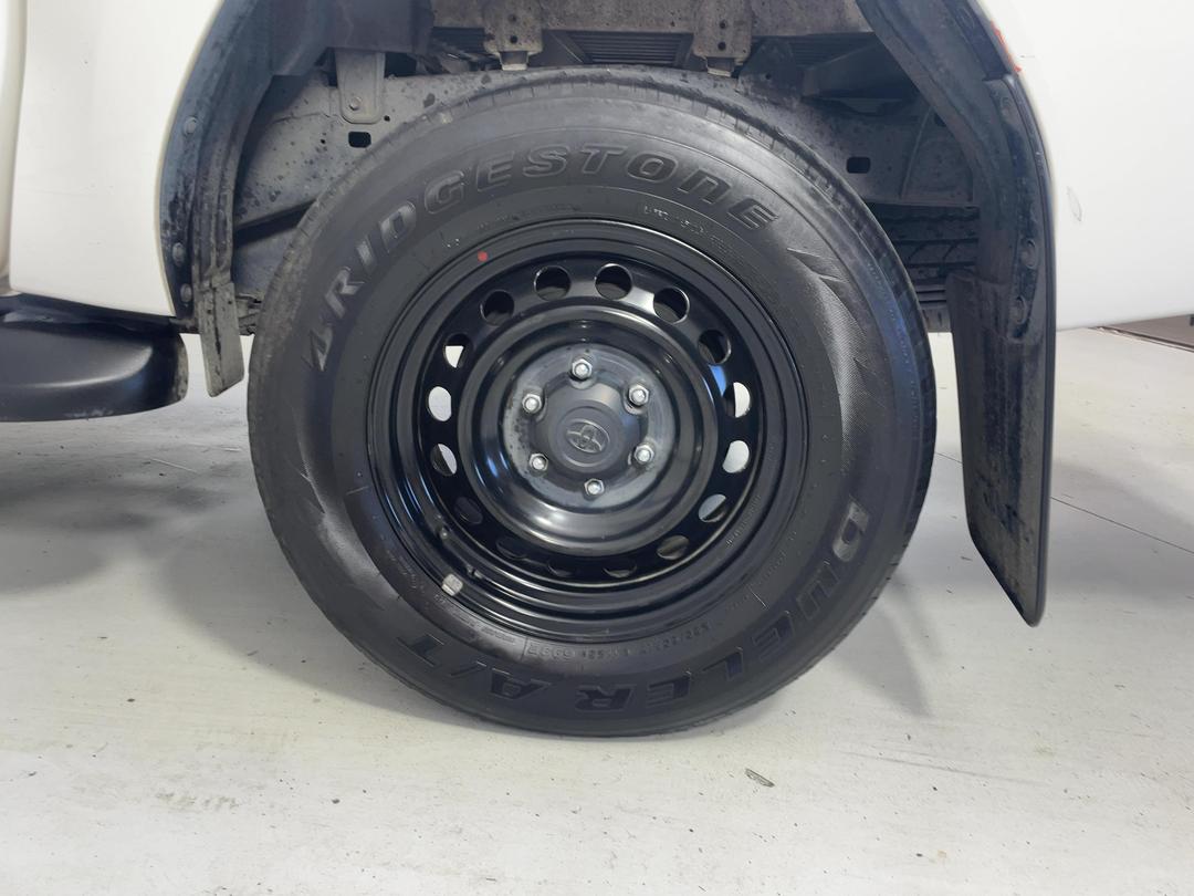 Photo '11' of Toyota Hilux