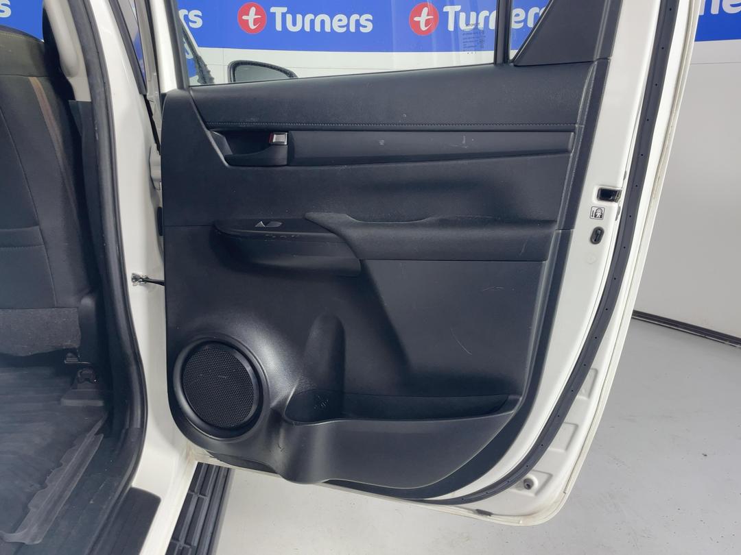 Photo '19' of Toyota Hilux