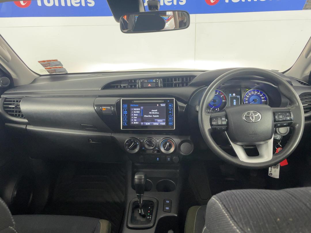 Photo '17' of Toyota Hilux