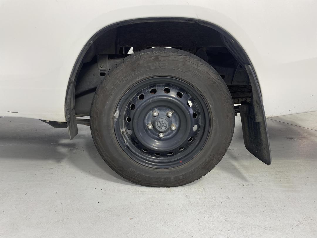 Photo '11' of Toyota Hilux