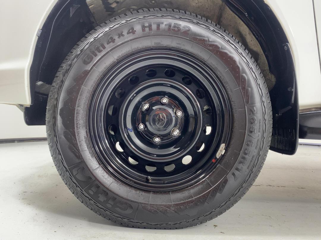 Photo '10' of Toyota Hilux