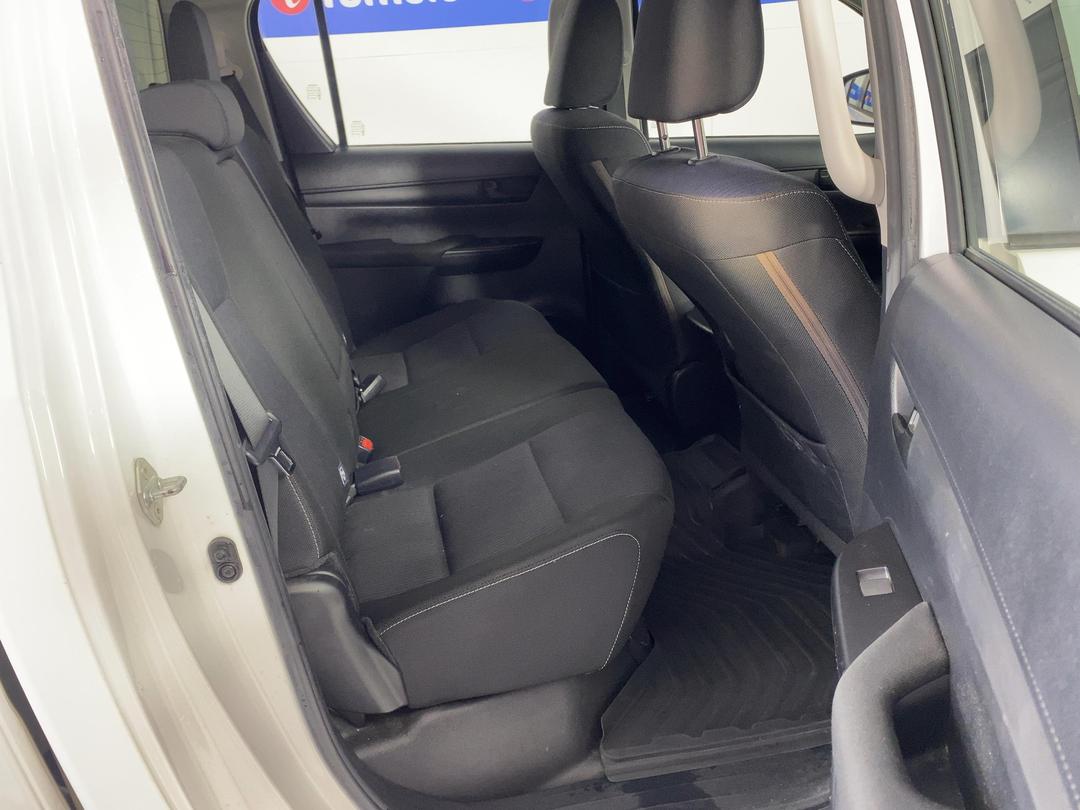 Photo '20' of Toyota Hilux