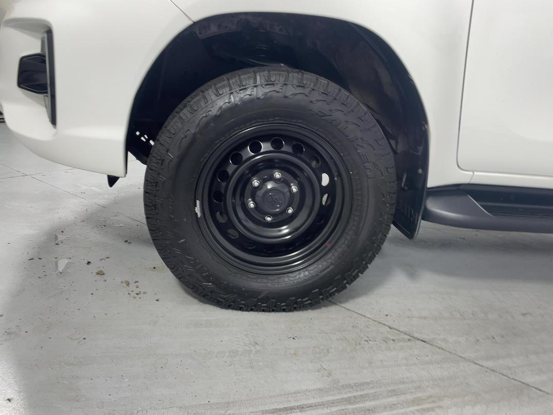 Photo '10' of Toyota Hilux