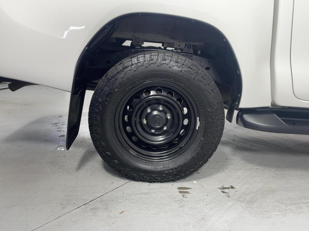 Photo '12' of Toyota Hilux