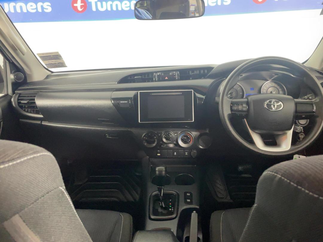 Photo '17' of Toyota Hilux