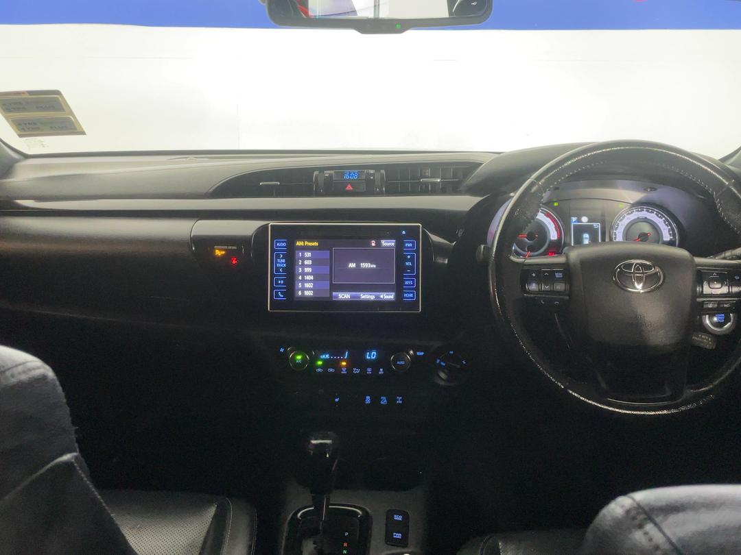 Photo '16' of Toyota Hilux