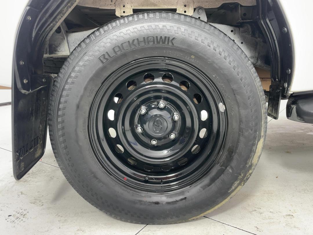 Photo '12' of Toyota Hilux