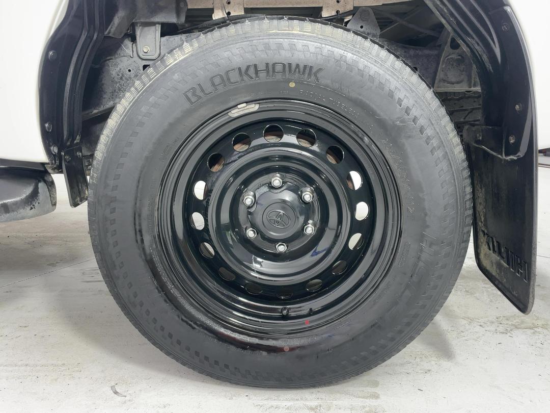 Photo '11' of Toyota Hilux