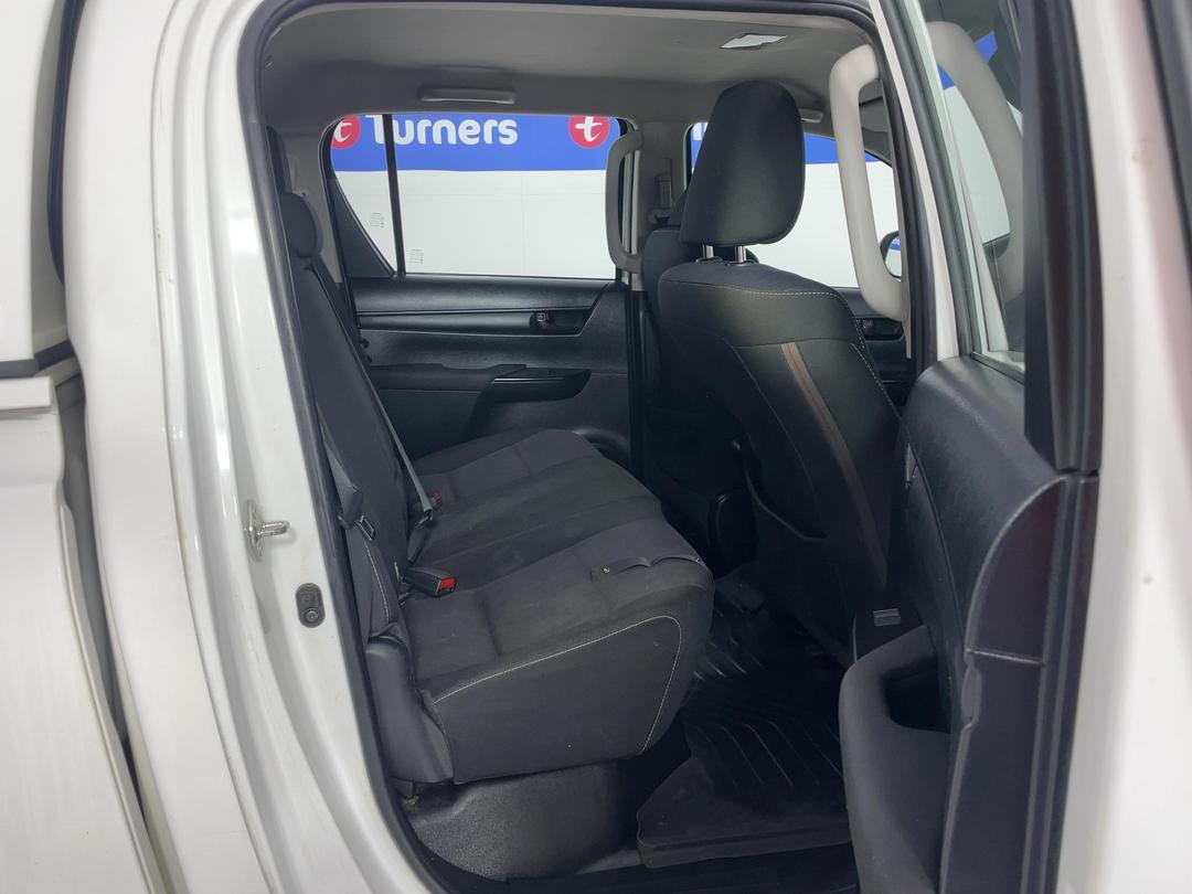 Photo '20' of Toyota Hilux
