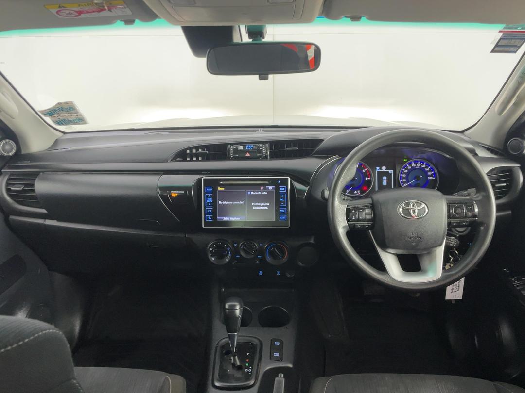 Photo '17' of Toyota Hilux