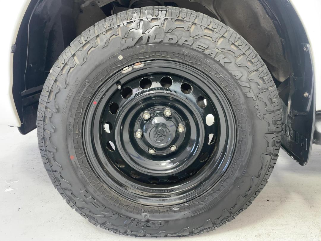 Photo '10' of Toyota Hilux