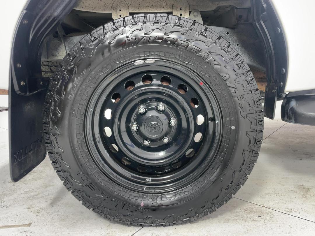 Photo '12' of Toyota Hilux