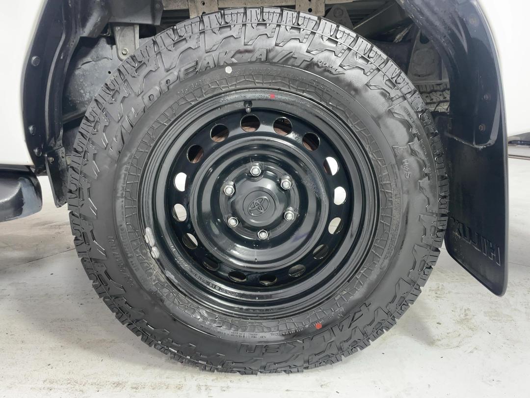 Photo '11' of Toyota Hilux