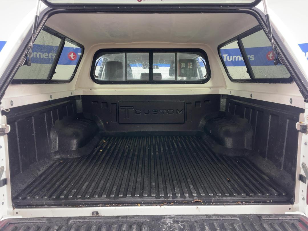 Photo '14' of Toyota Hilux