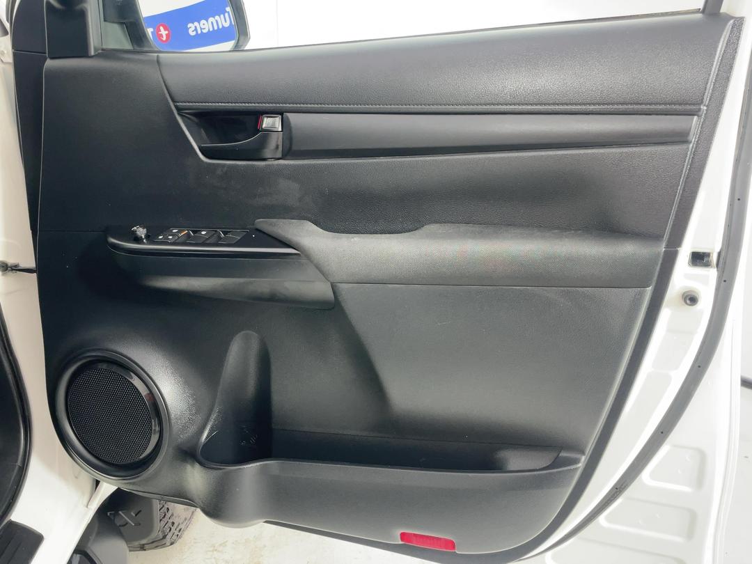 Photo '15' of Toyota Hilux