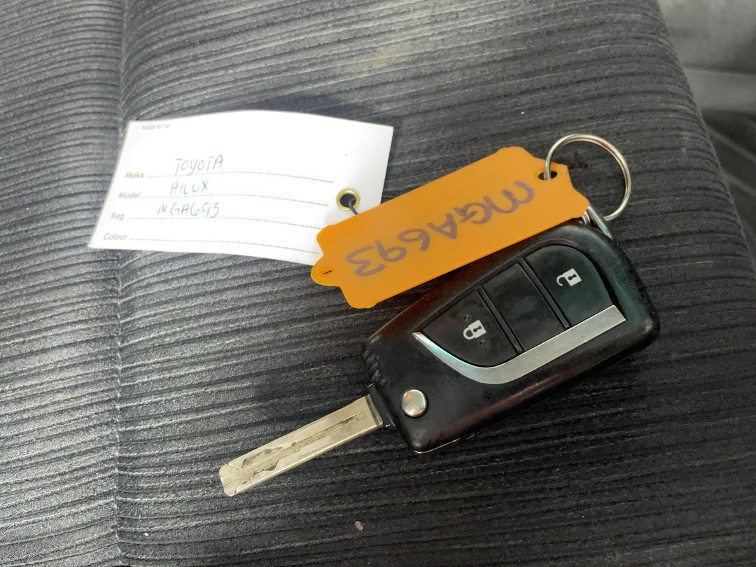 Photo '22' of Toyota Hilux