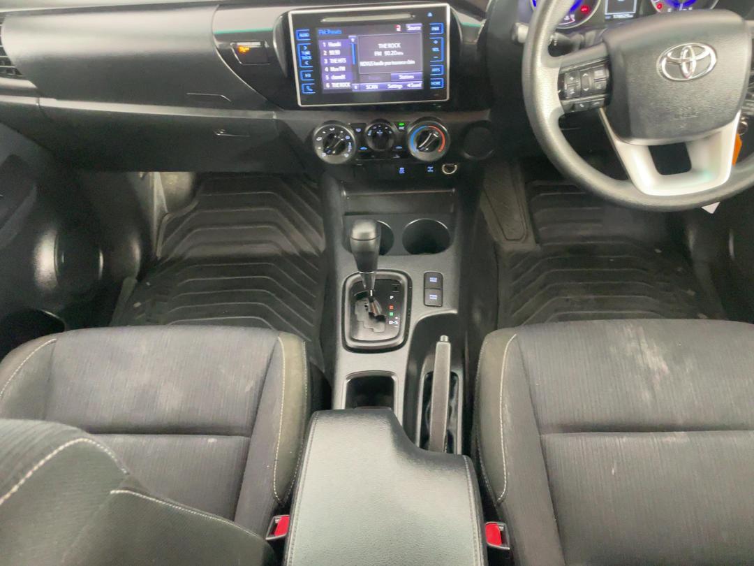 Photo '18' of Toyota Hilux