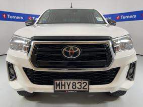 Photo '2' of Toyota Hilux