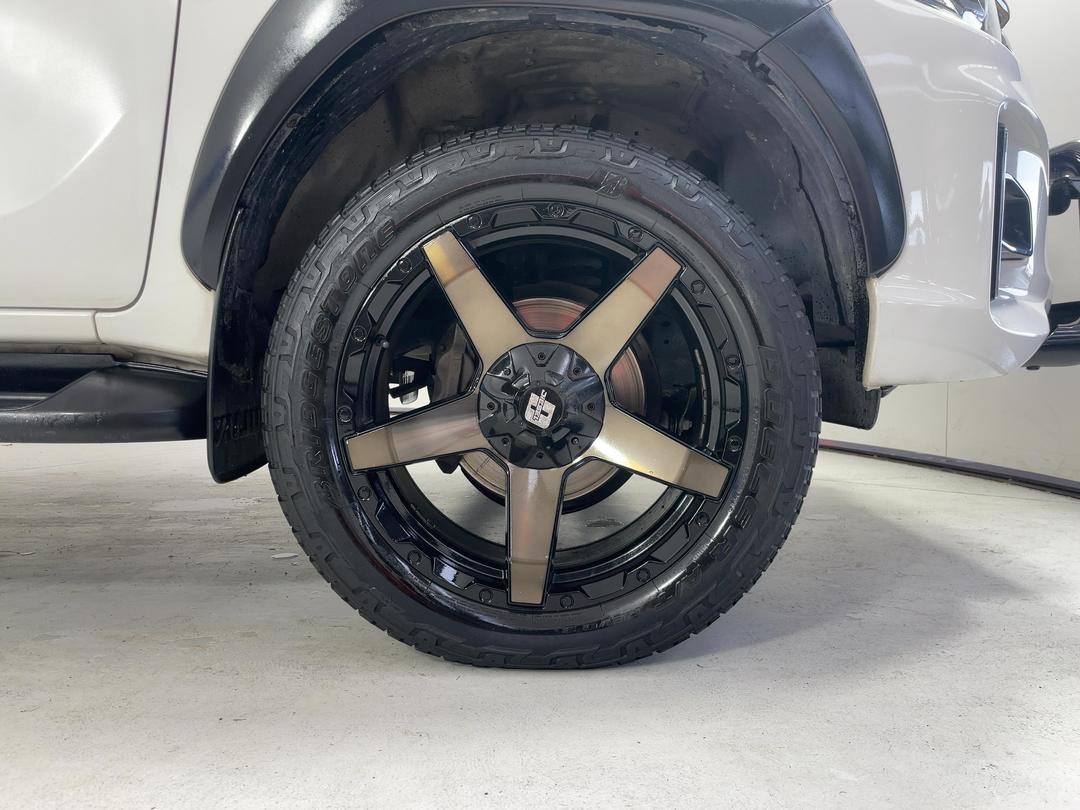 Photo '9' of Toyota Hilux