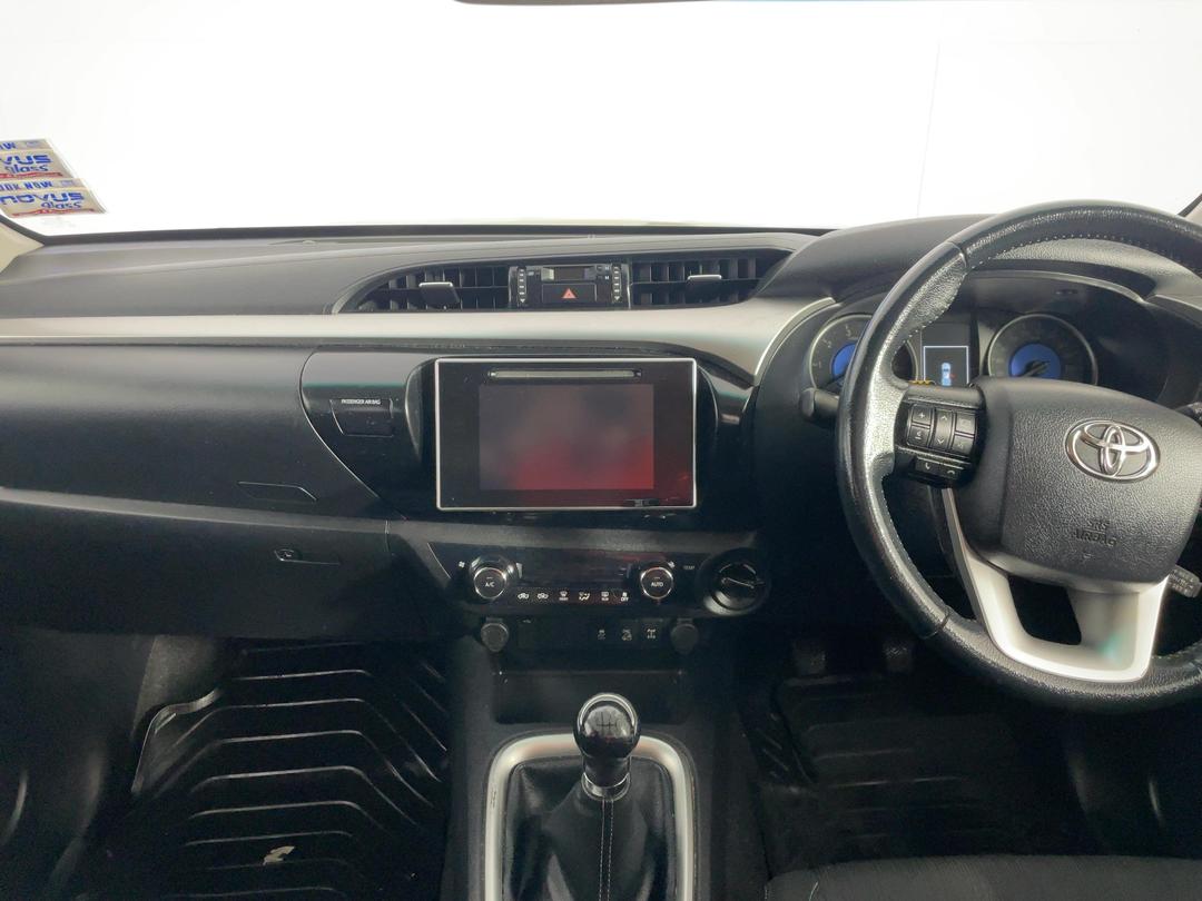 Photo '17' of Toyota Hilux