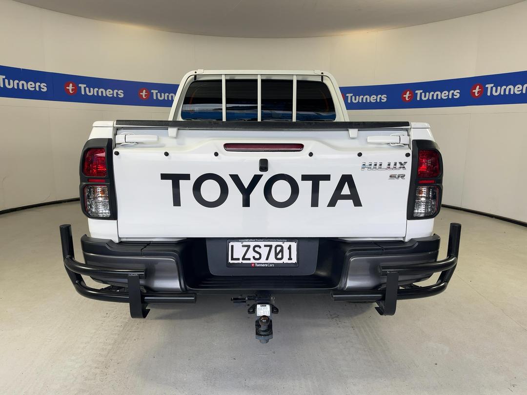 Photo '6' of Toyota Hilux
