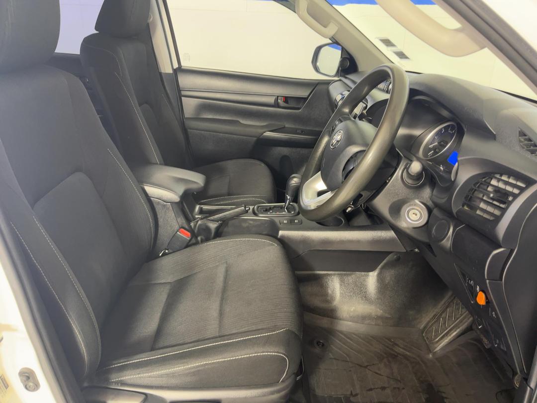 Photo '16' of Toyota Hilux