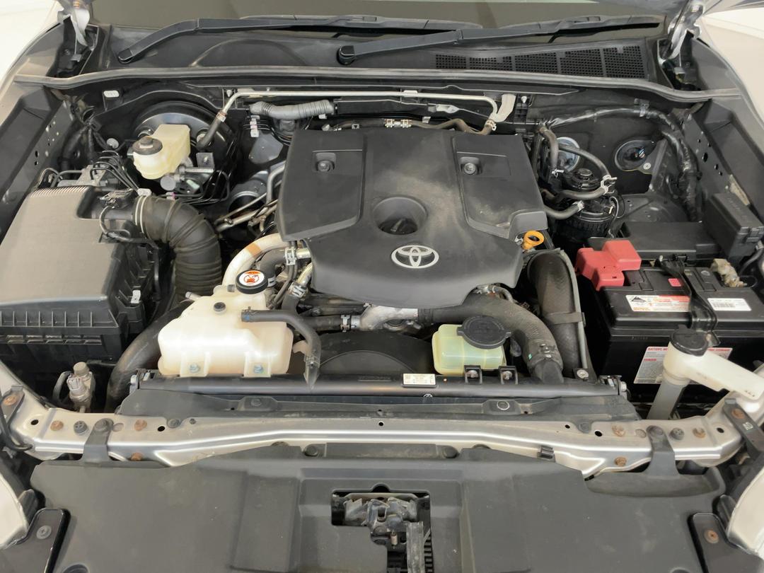 Photo '13' of Toyota Hilux