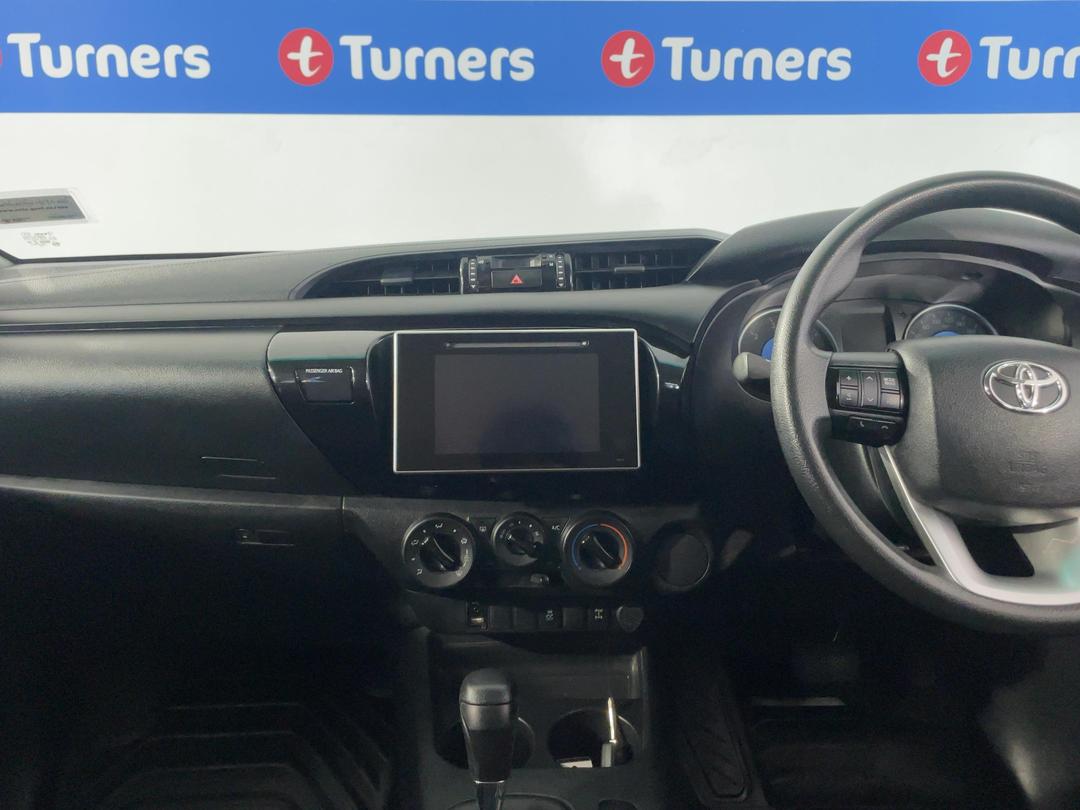 Photo '18' of Toyota Hilux