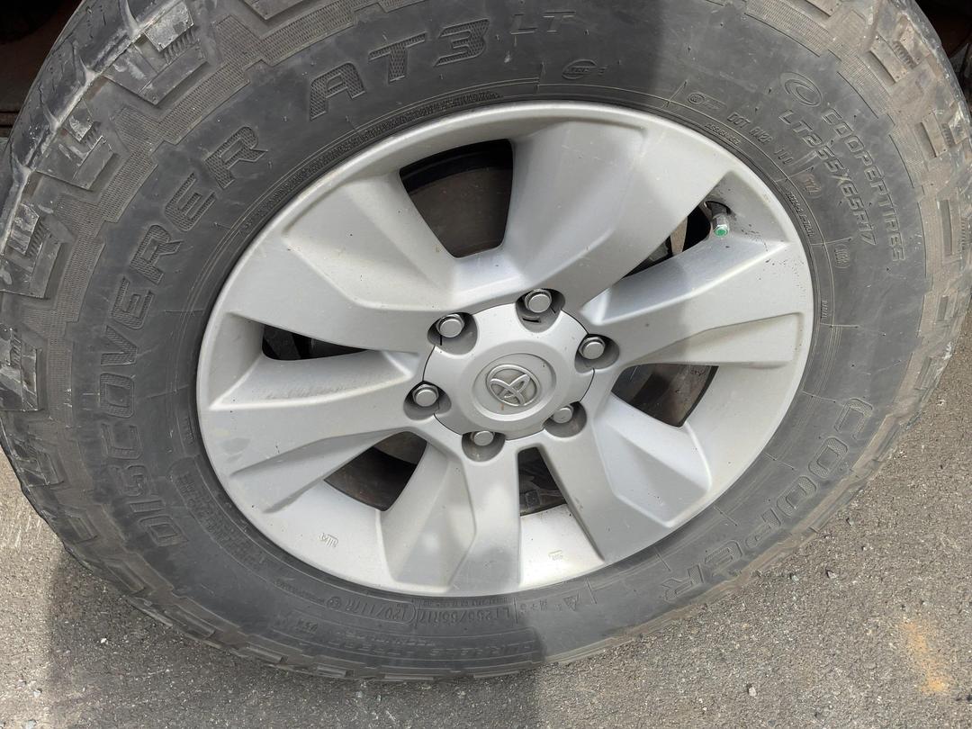 Photo '15' of Toyota Hilux SR5 TD DC Photo '15' of Toyota Hilux SR5 TD DC