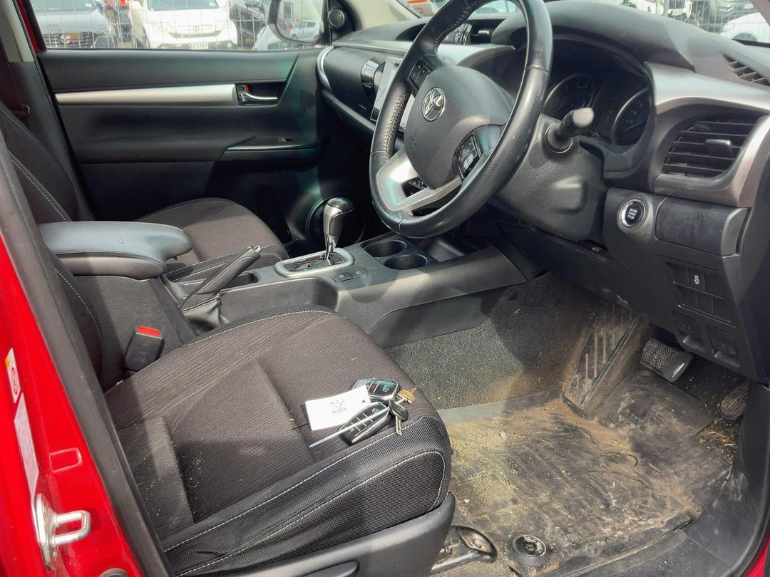 Photo '5' of Toyota Hilux SR5 TD DC Photo '5' of Toyota Hilux SR5 TD DC