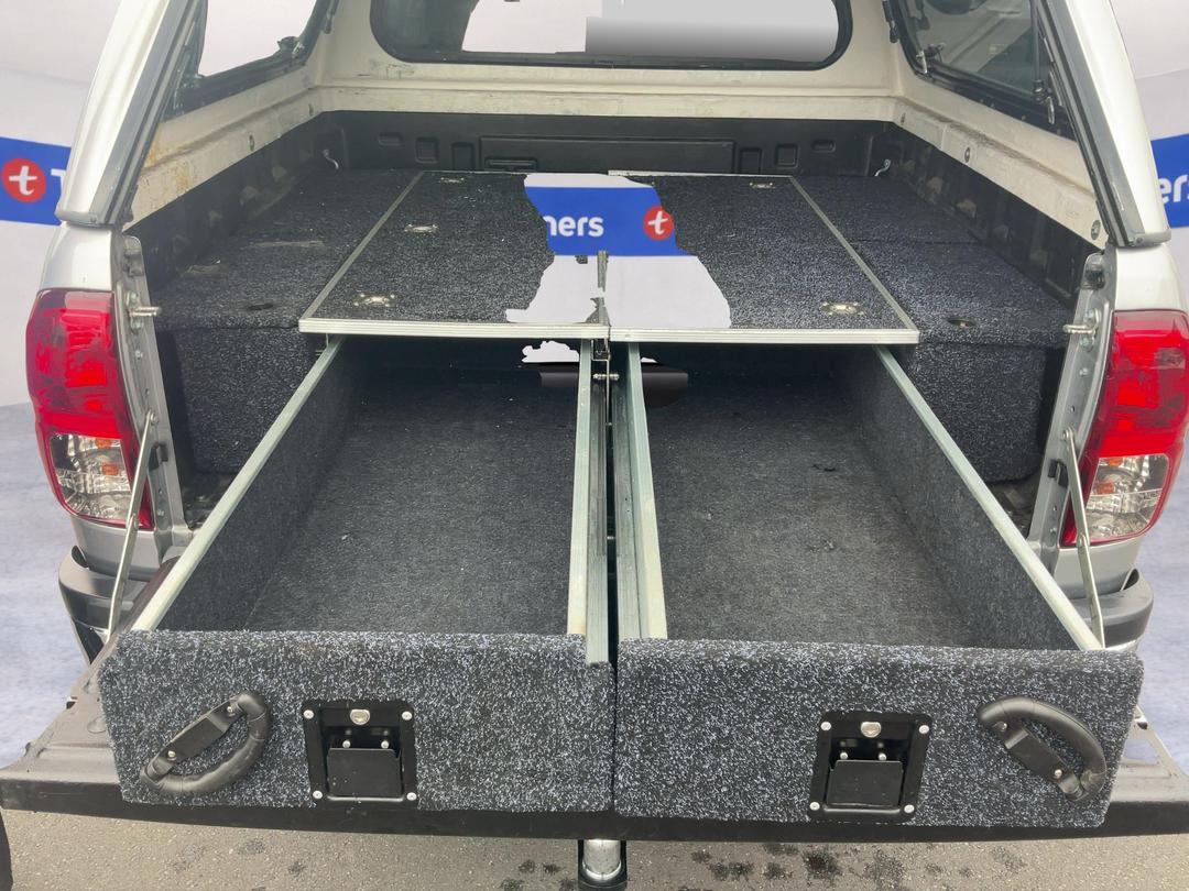 Photo '14' of Toyota Hilux