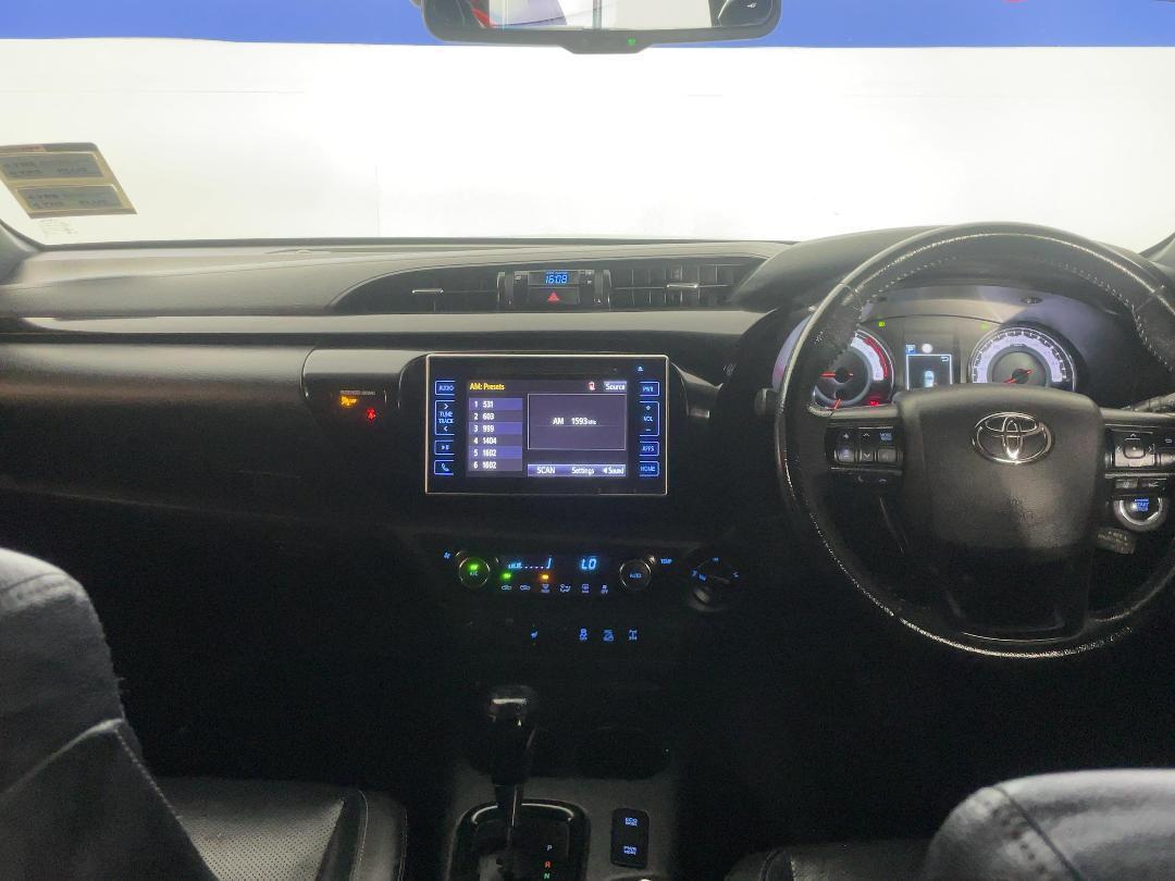 Photo '16' of Toyota Hilux