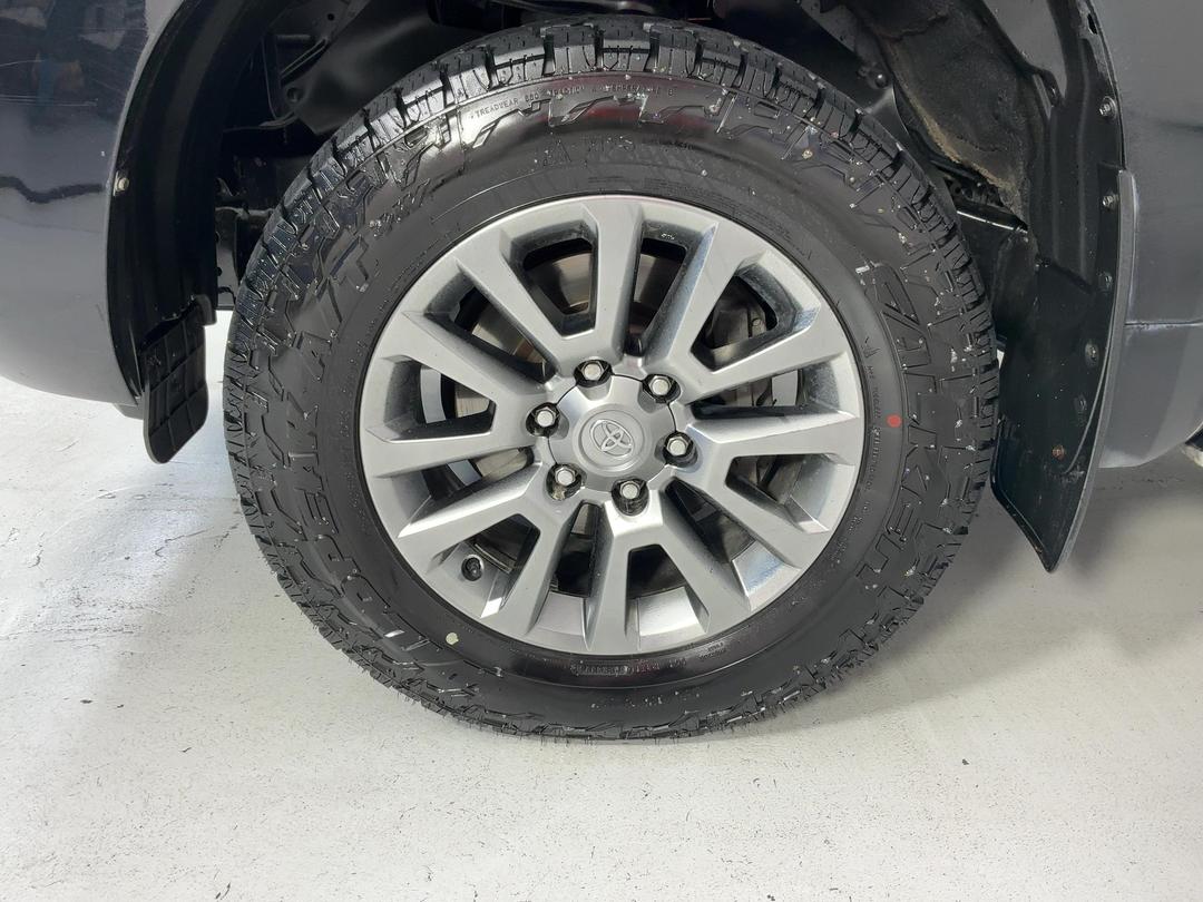 Photo '10' of Toyota Landcruiser Prado