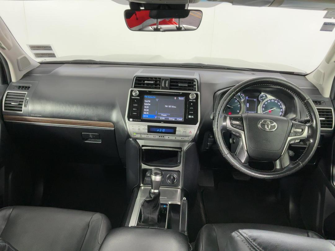 Photo '17' of Toyota Landcruiser Prado